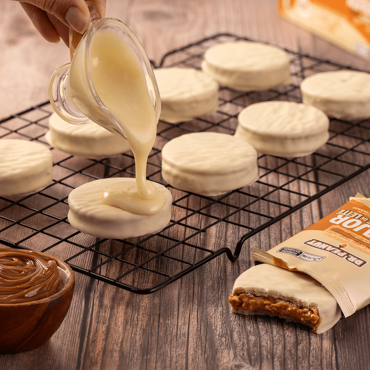 Alfajor sabor Doce de Leite - Cobertura de Chocolate Branco Dr. Peanut 55g